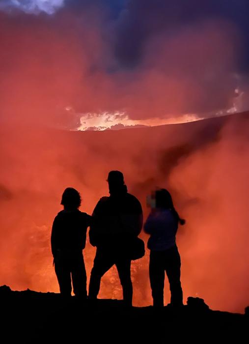 Frente a un volcán activo