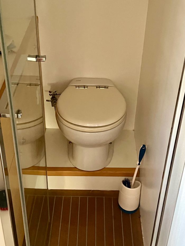 Baño con ducha separada